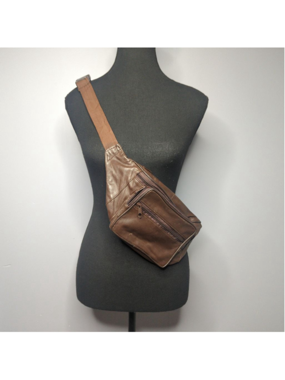 Vintage 90s Brown Leather Multi-Pocket Fanny Pack / Belt Bag